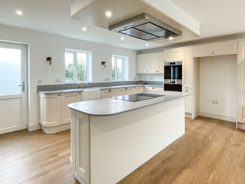 Property photo 3 of 30 4932406