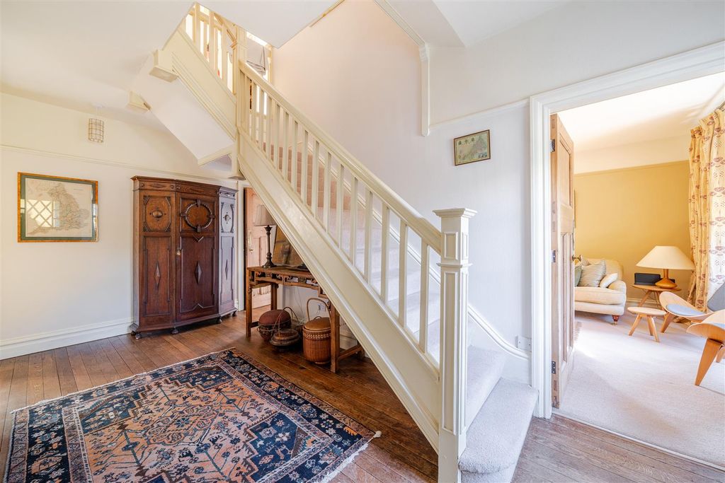 Property photo 2 of 24 1356918-5-68d69d7751Fc0.Jpg