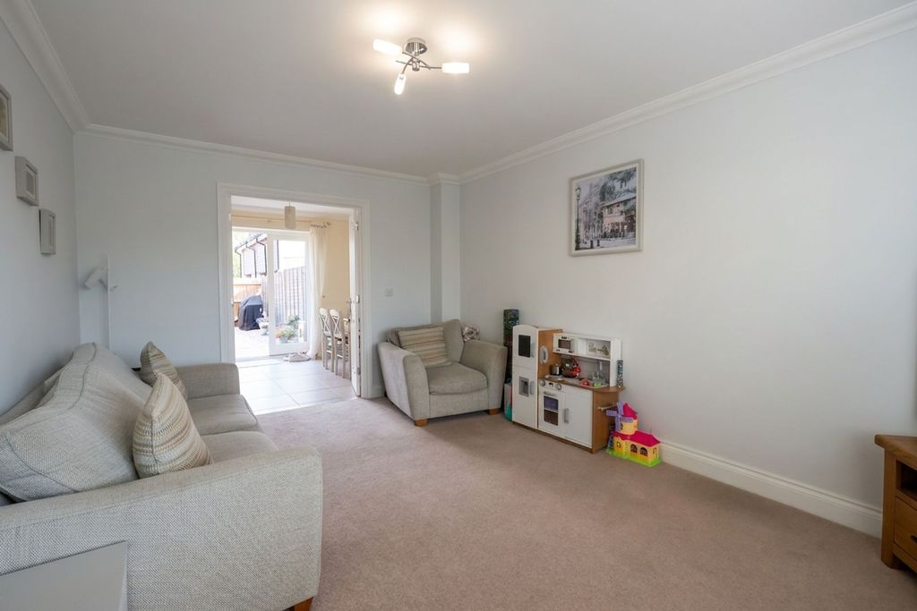 Property photo 3 of 11