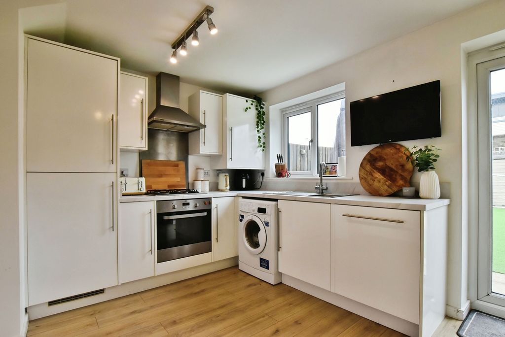 Property photo 3 of 16 Photo