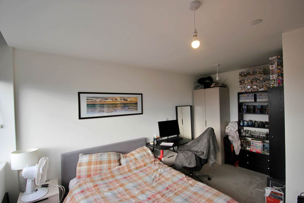 Property photo 2 of 5