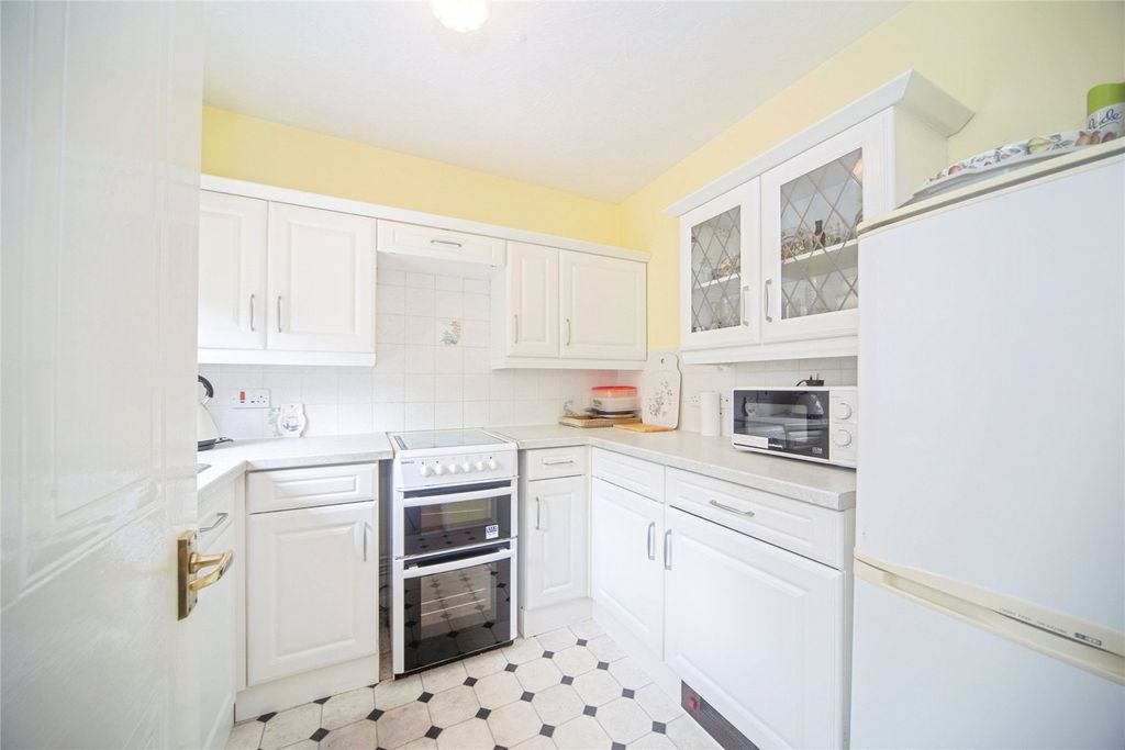 Property photo 2 of 14 Kitchen