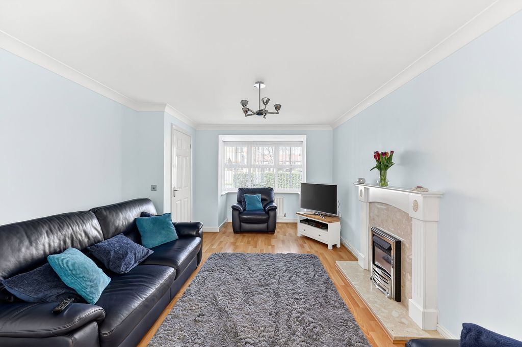 Property photo 2 of 20