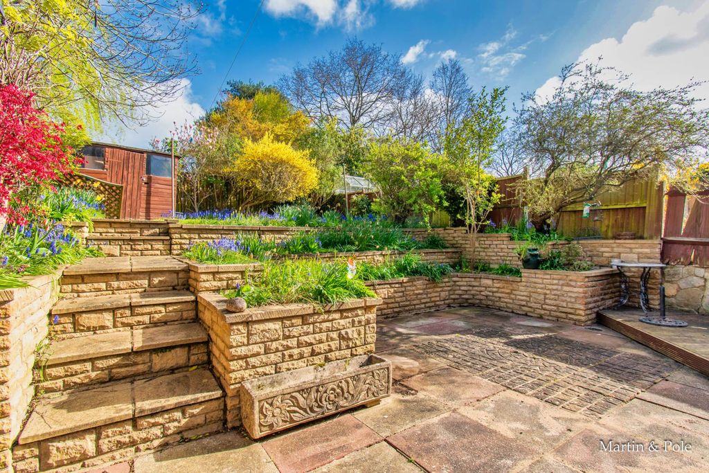 Property photo 2 of 17