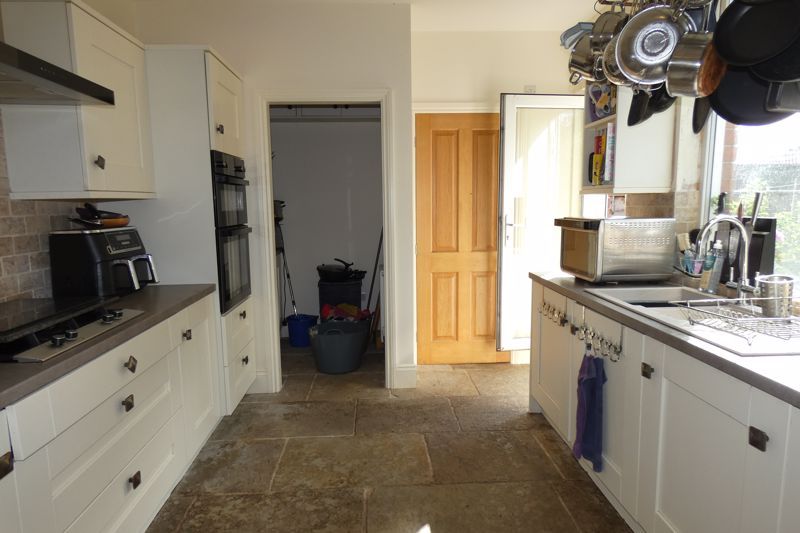 Property photo 1 of 21 Kitchen/Diner