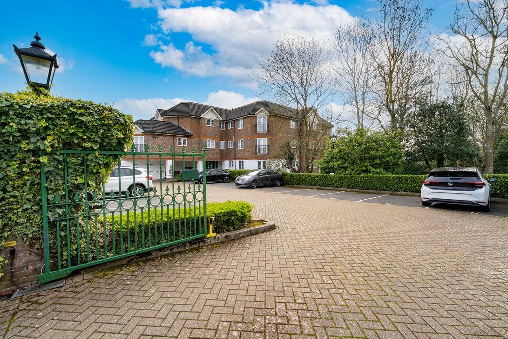 Property photo 1 of 14