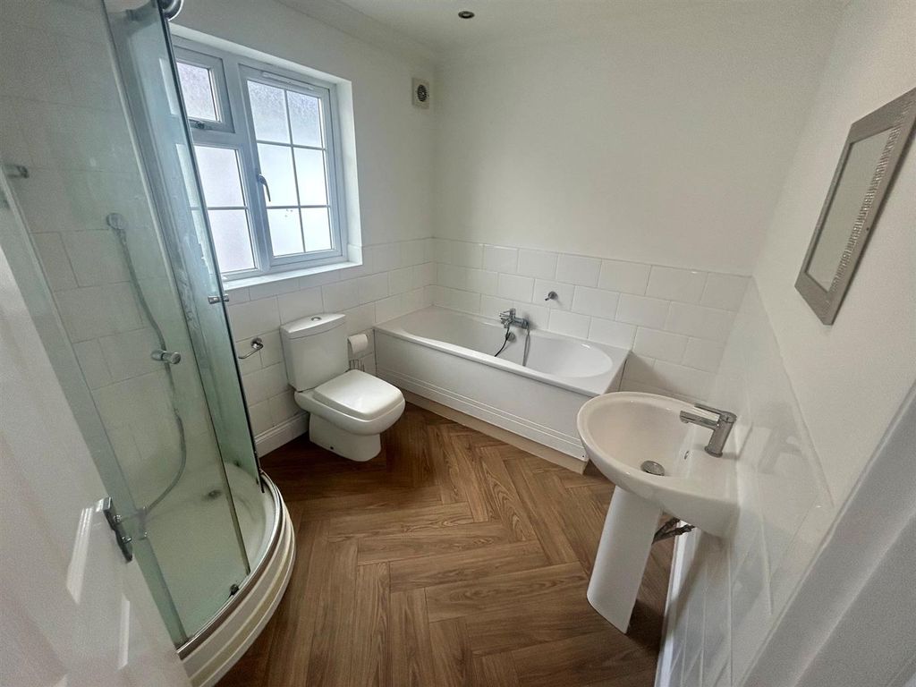 Property photo 3 of 14 Bathroom New - Copy.Jpg