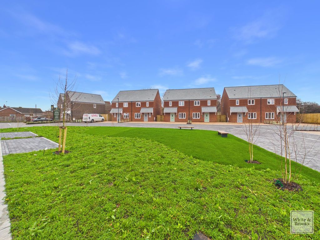 Property photo 2 of 16 Luker Place