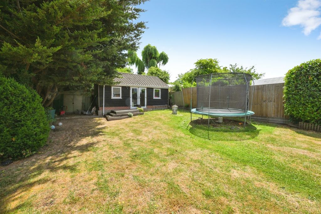 Property photo 3 of 31