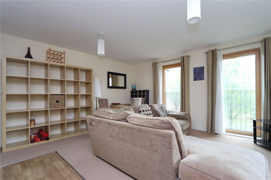 Property photo 2 of 12 Picture No. 11