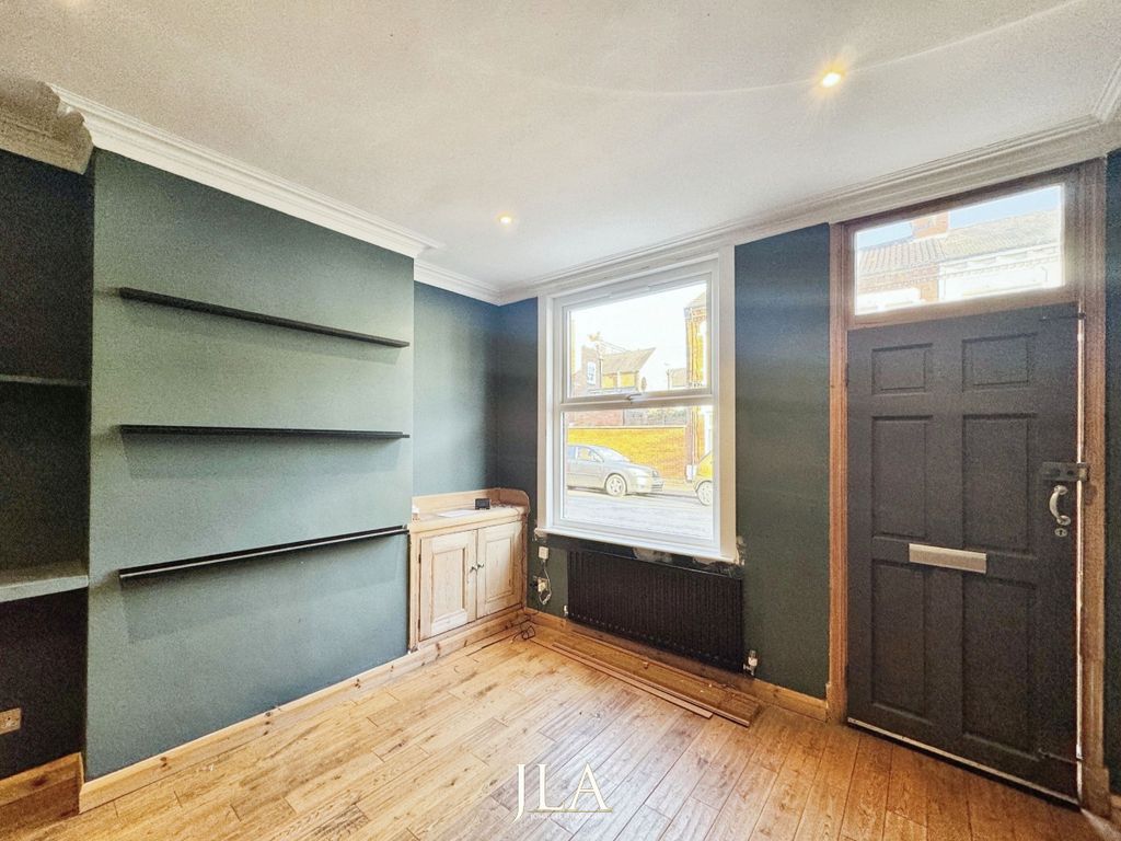 Property photo 2 of 14