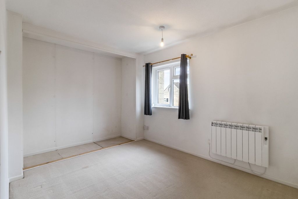 Property photo 3 of 8 Picture No. 18