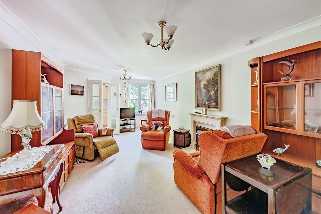 Property photo 2 of 12
