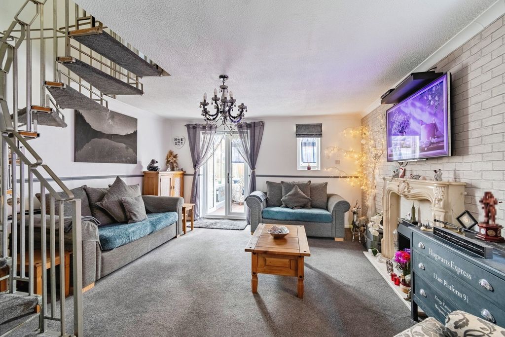 Property photo 3 of 19 Pbox-Img.Jpg