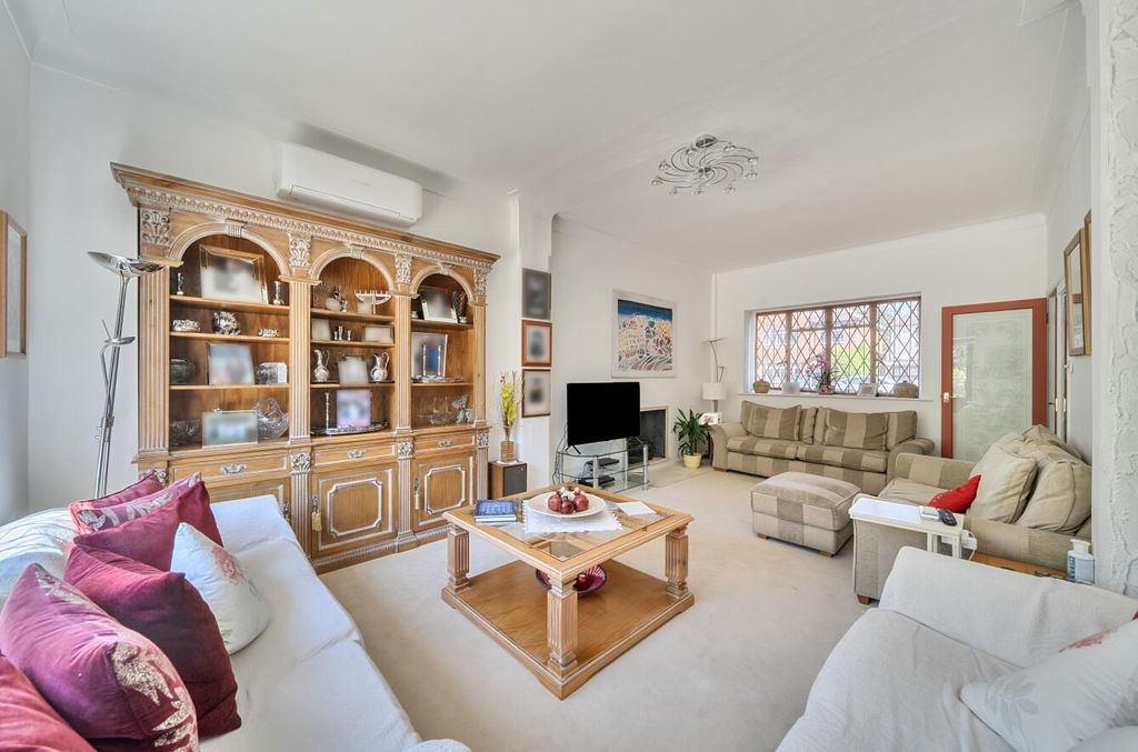 Property photo 3 of 19 Davidson Frost-Wellings, Dfw, Brockley Avenue, Sta