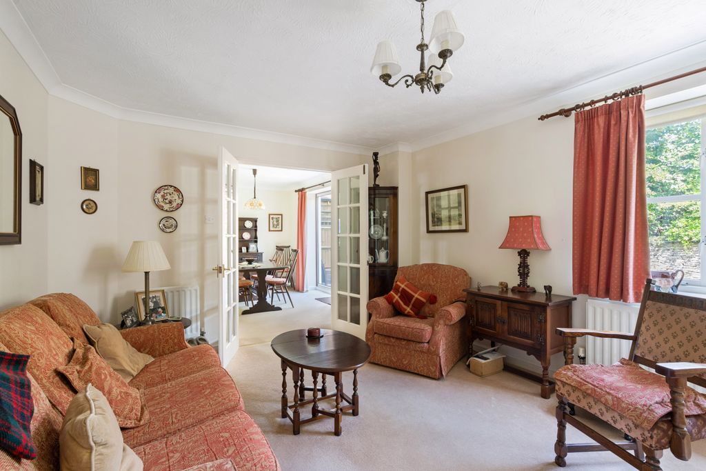 Property photo 2 of 10 Sitting Room