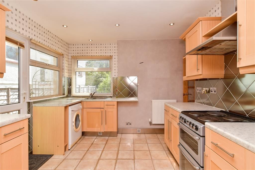 Property photo 1 of 9 Kitchen
