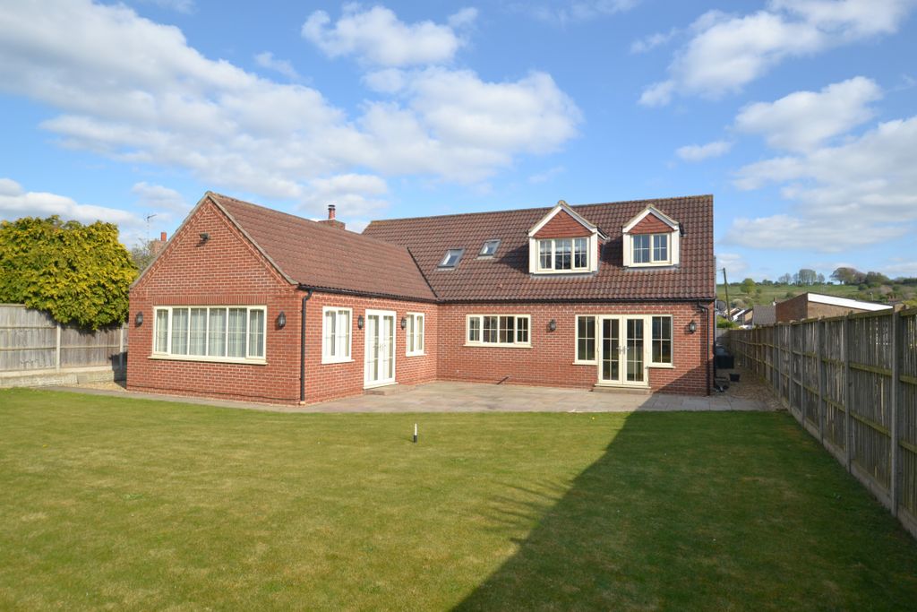 Property photo 1 of 29