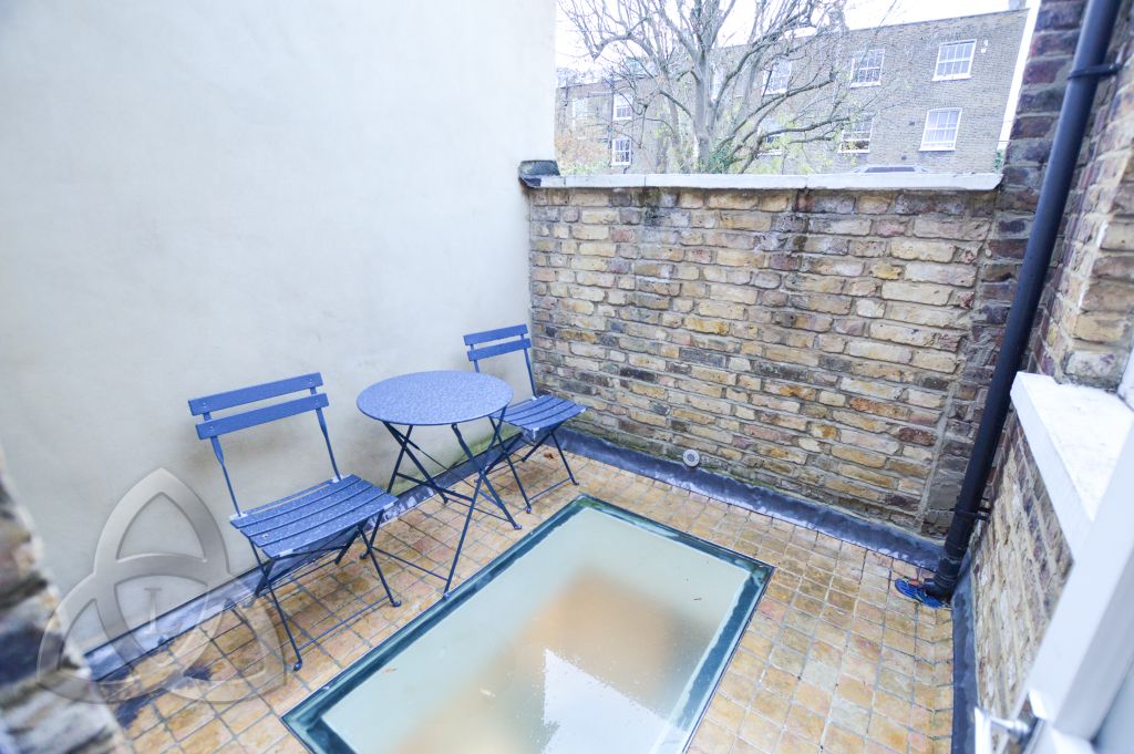 Property photo 2 of 25