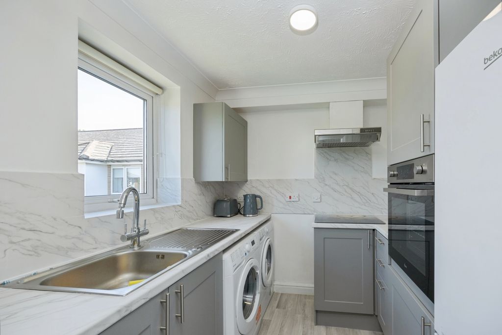 Property photo 3 of 12 Pbox-Img.Jpg