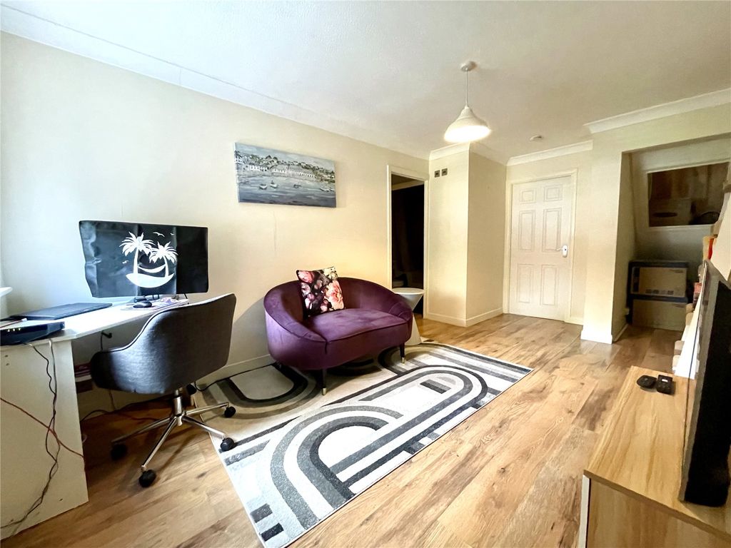 Property photo 2 of 9 Picture No. 41
