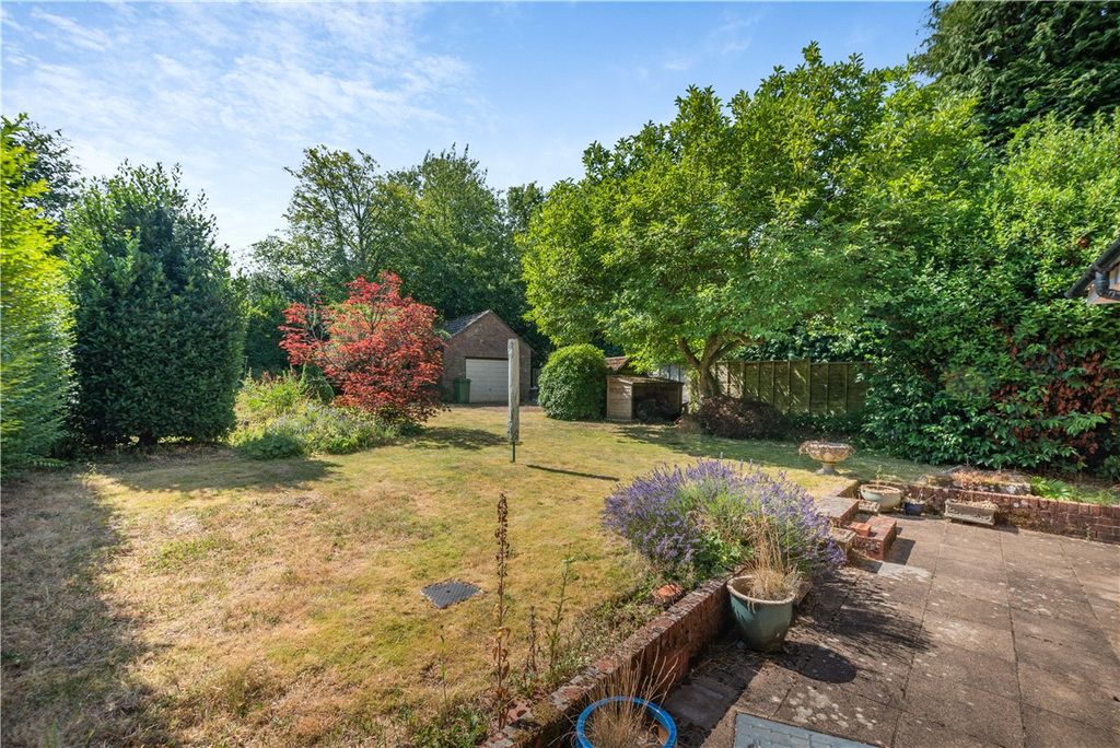 Property photo 2 of 16 Garden