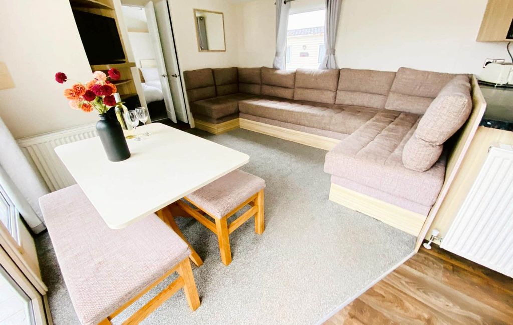 Property photo 3 of 31