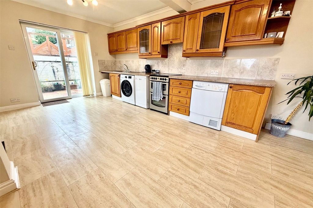 Property photo 3 of 14 Picture No. 06