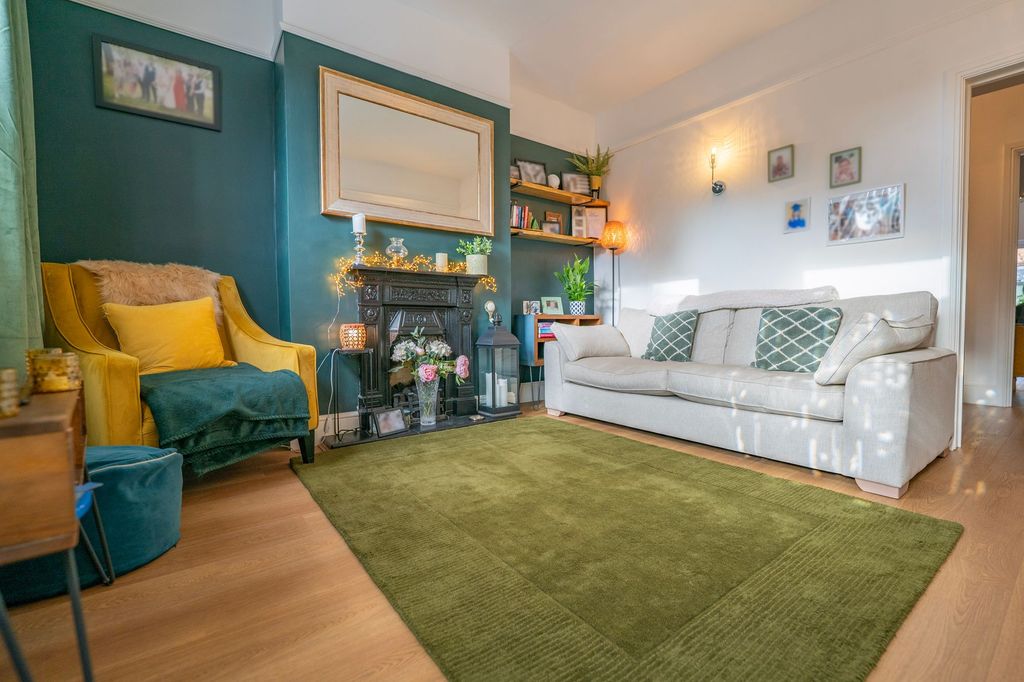 Property photo 2 of 25