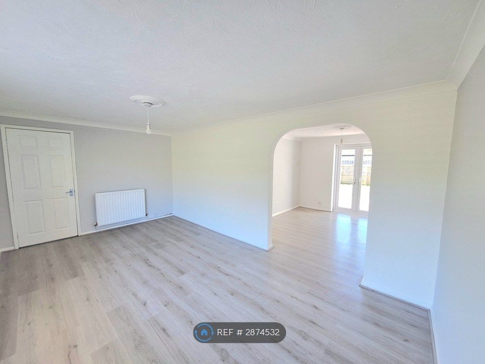 Property photo 2 of 12 Living Room