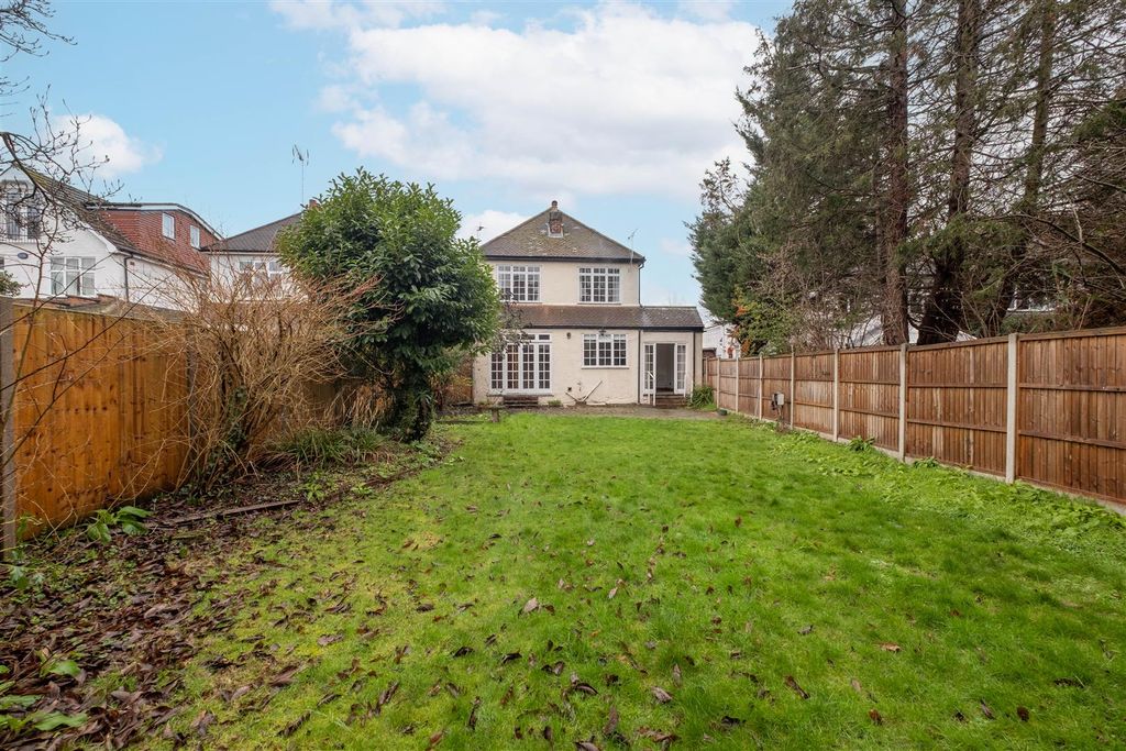 Property photo 2 of 23 10-Hampton-Court-Way-0027 Copy.Jpg