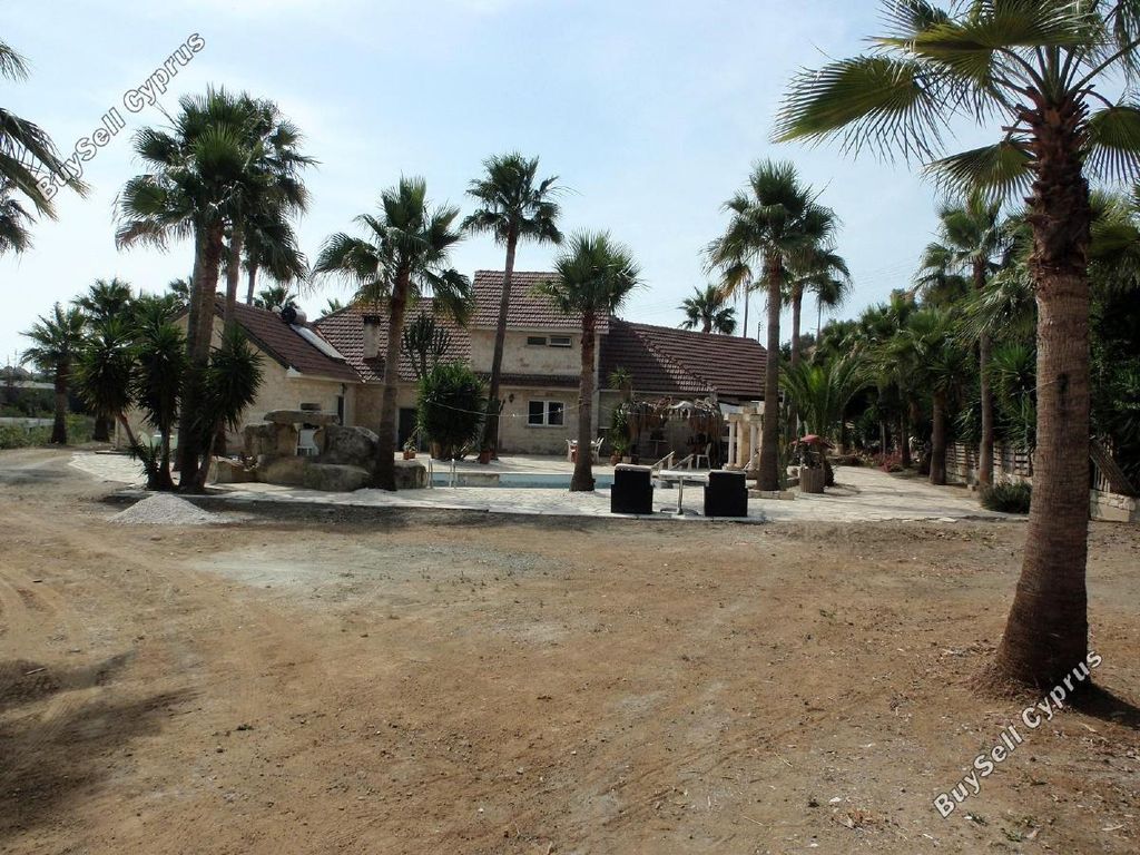 Property photo 2 of 5