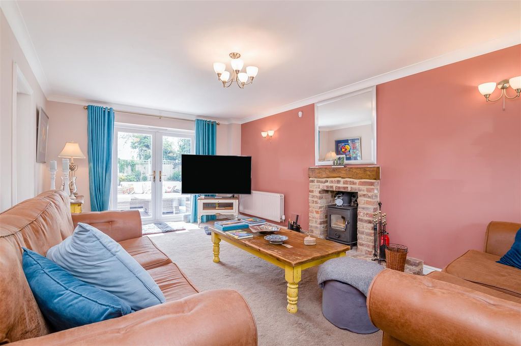 Property photo 3 of 38