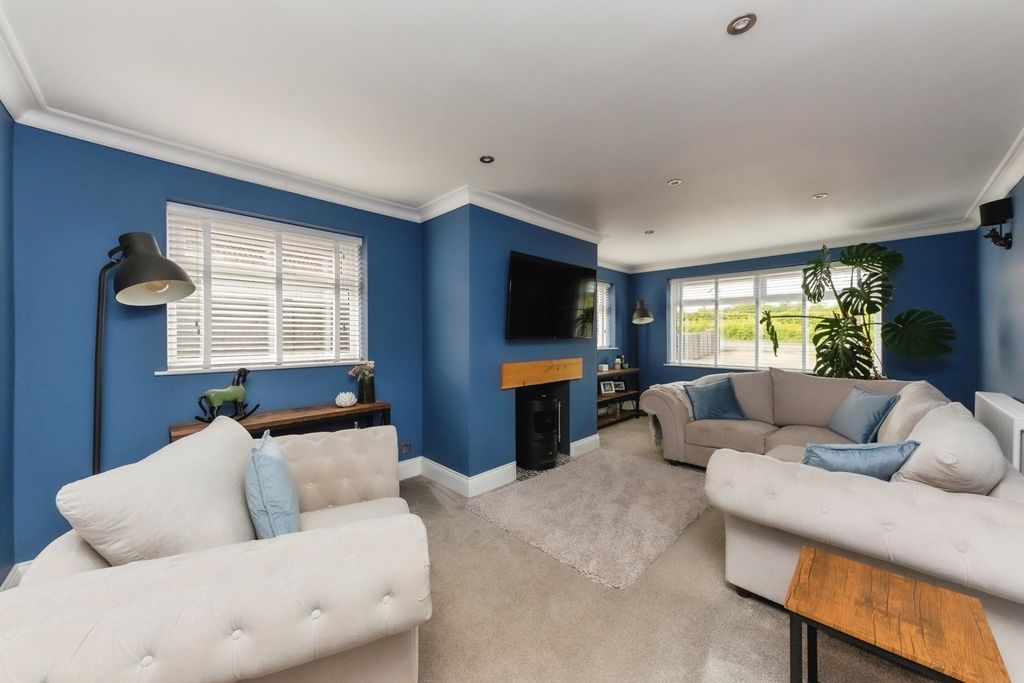 Property photo 2 of 31 Pbox-Img.Jpg