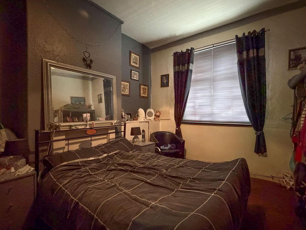 Property photo 3 of 10 Photo 2