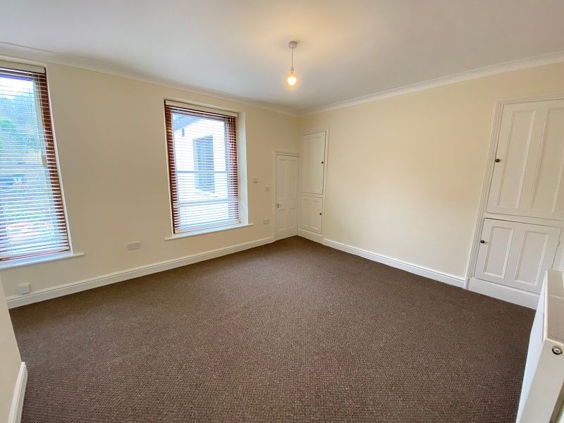 Property photo 3 of 11 Dining Room