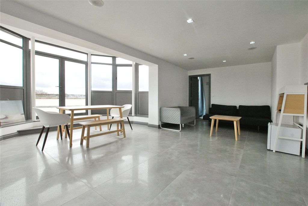 Property photo 3 of 9 Picture No. 08