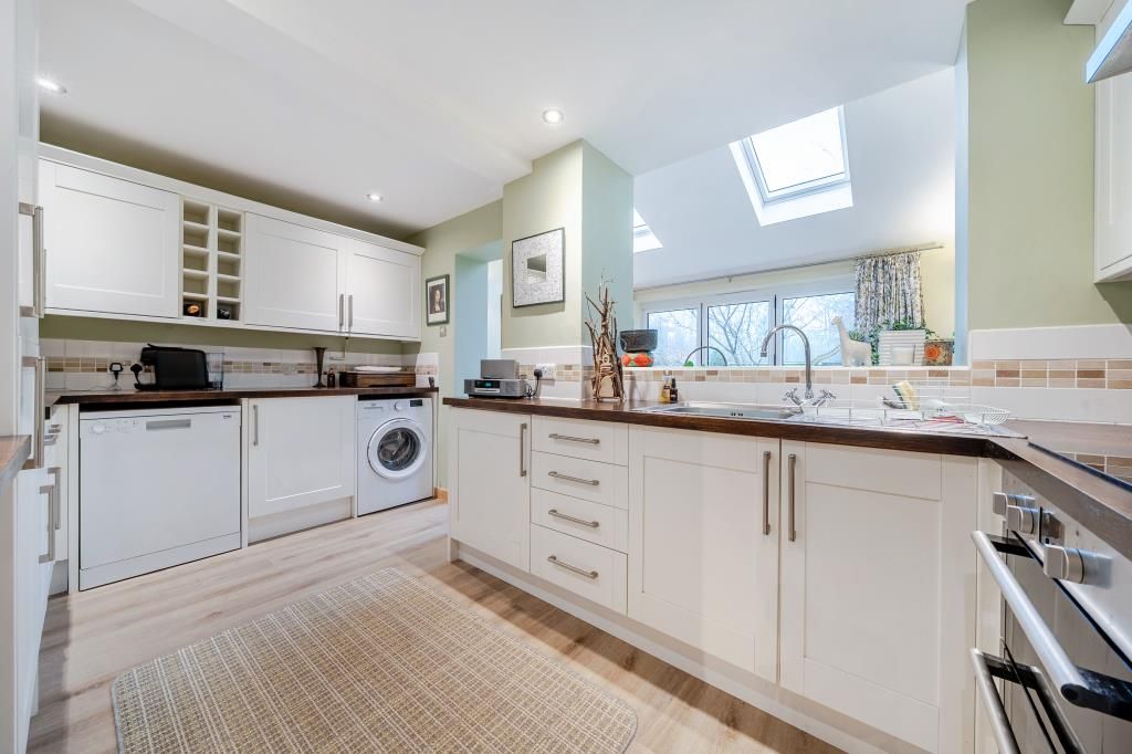 Property photo 2 of 20 Kitchen