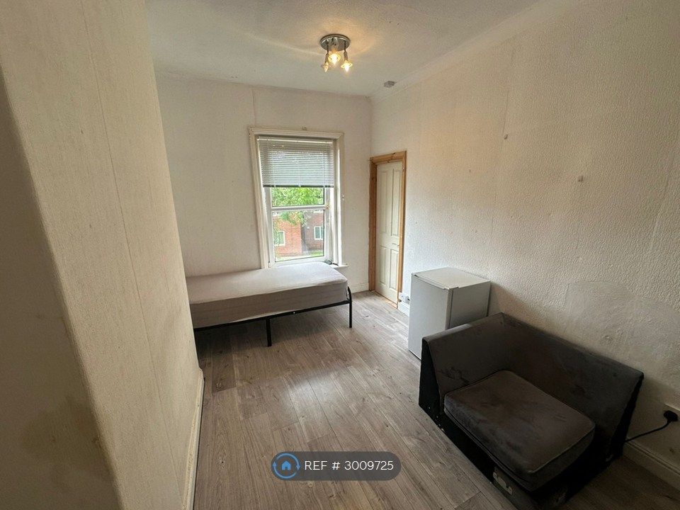 Property photo 2 of 25
