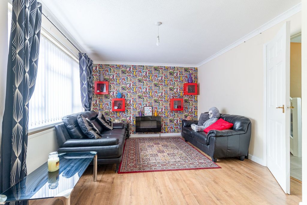 Property photo 3 of 16