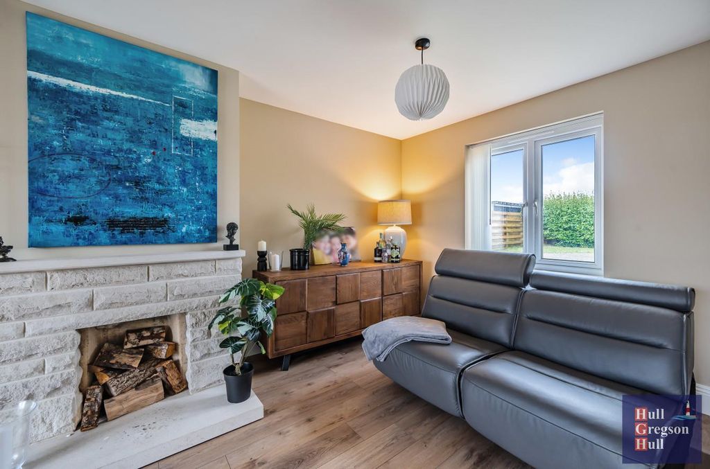 Property photo 3 of 19 0Fca5B75-4801-43Df-8F39-6ce8Eb50d9d4.Jpg