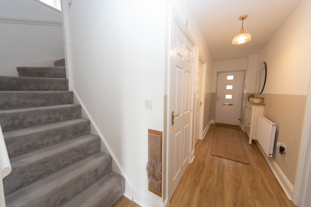 Property photo 3 of 30