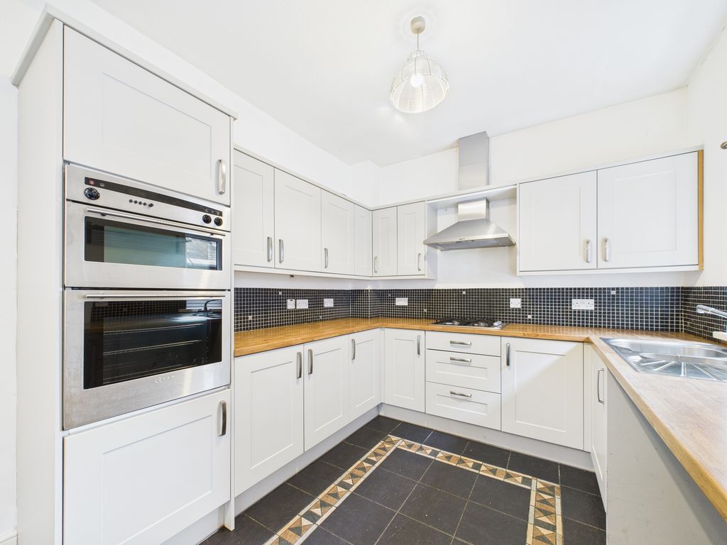 Property photo 2 of 29