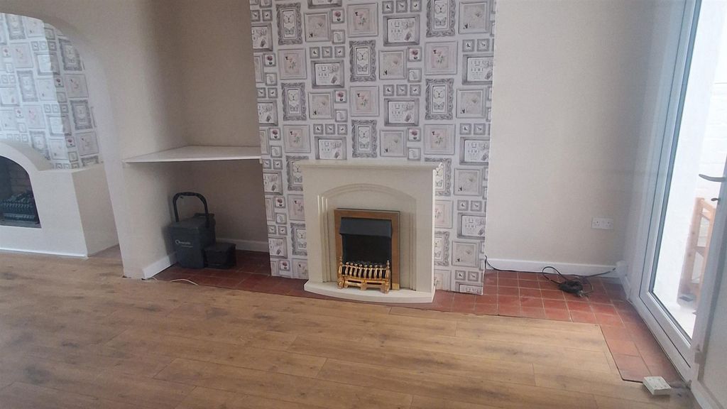 Property photo 2 of 8 132511.Jpg