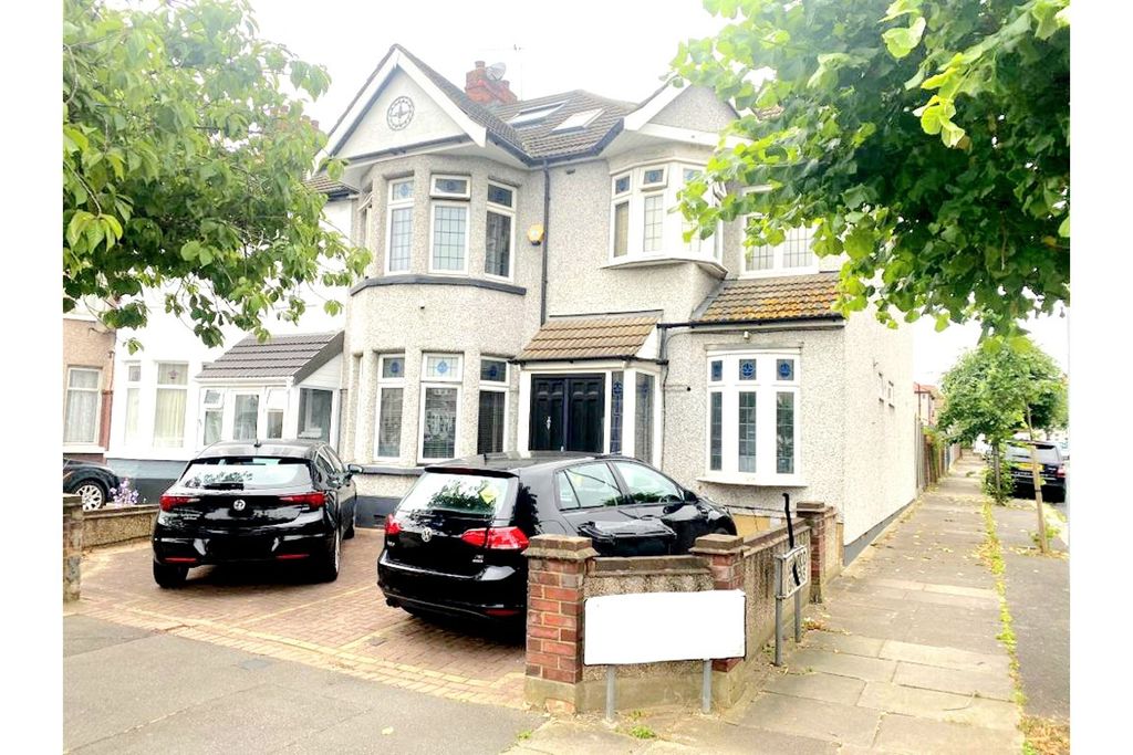 Property photo 1 of 27