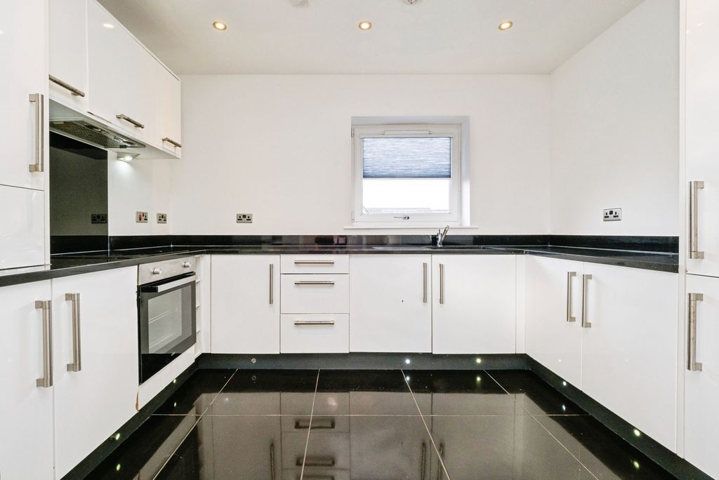 Property photo 2 of 16 Pbox-Img.Jpg