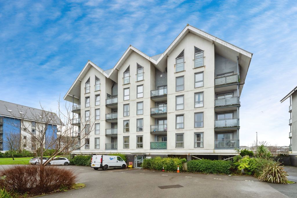 Property photo 3 of 21