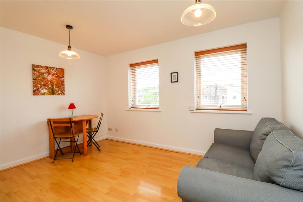 Property photo 2 of 12 Living Room