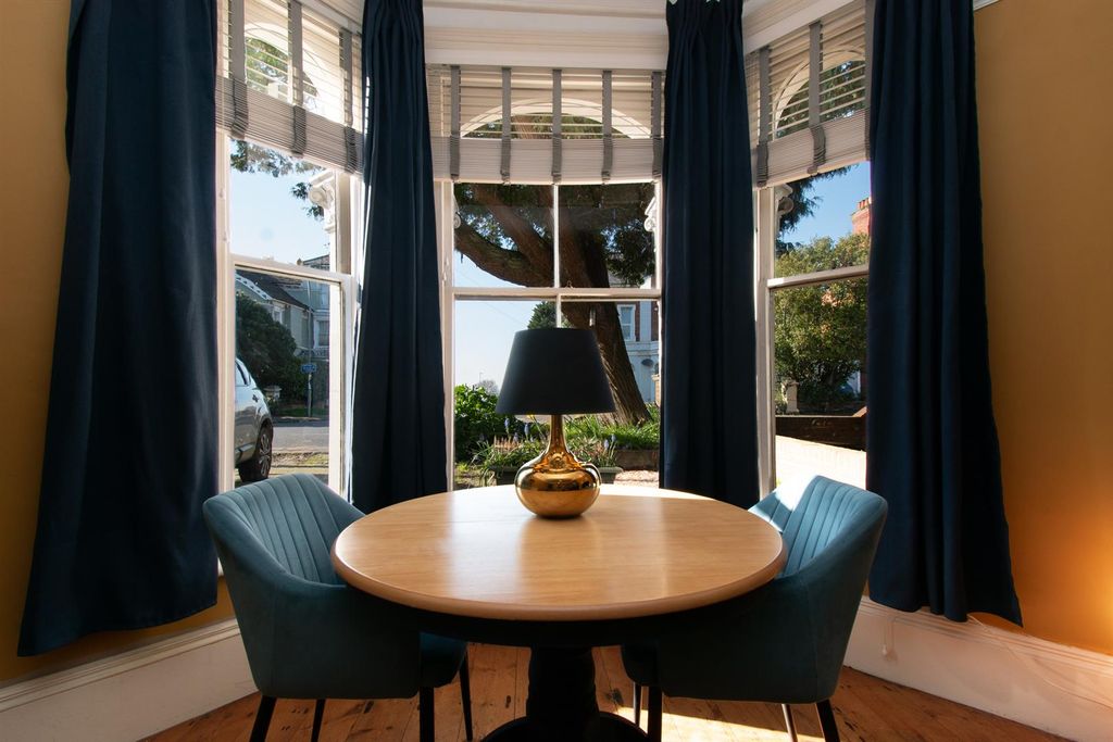 Property photo 2 of 26 Living Room