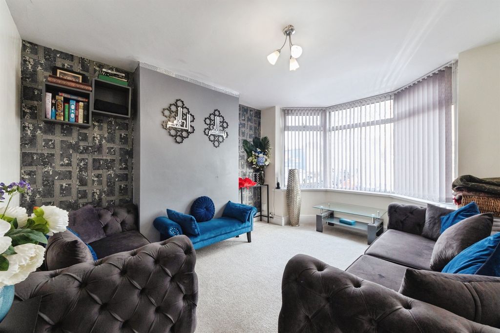 Property photo 3 of 19